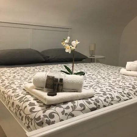 Mini Flat Wifi Apartman Bari